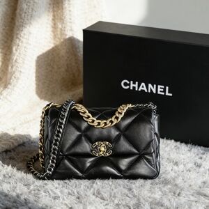 Chanel 19 Medium in Quilted Shiny Calfskin